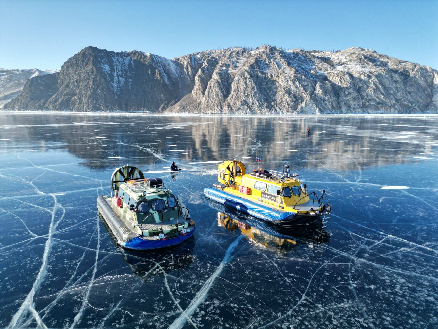 Авторское путешествие по льду Байкала