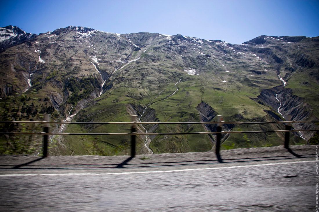 Военно-грузинская дорога через Главный Кавказский хребет