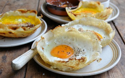Sri-Lankan-Egg-Hoppers-for-Breakfast.jpg
