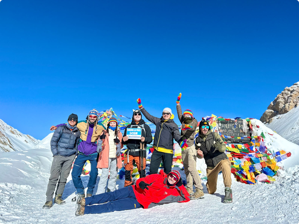 Люди в горах