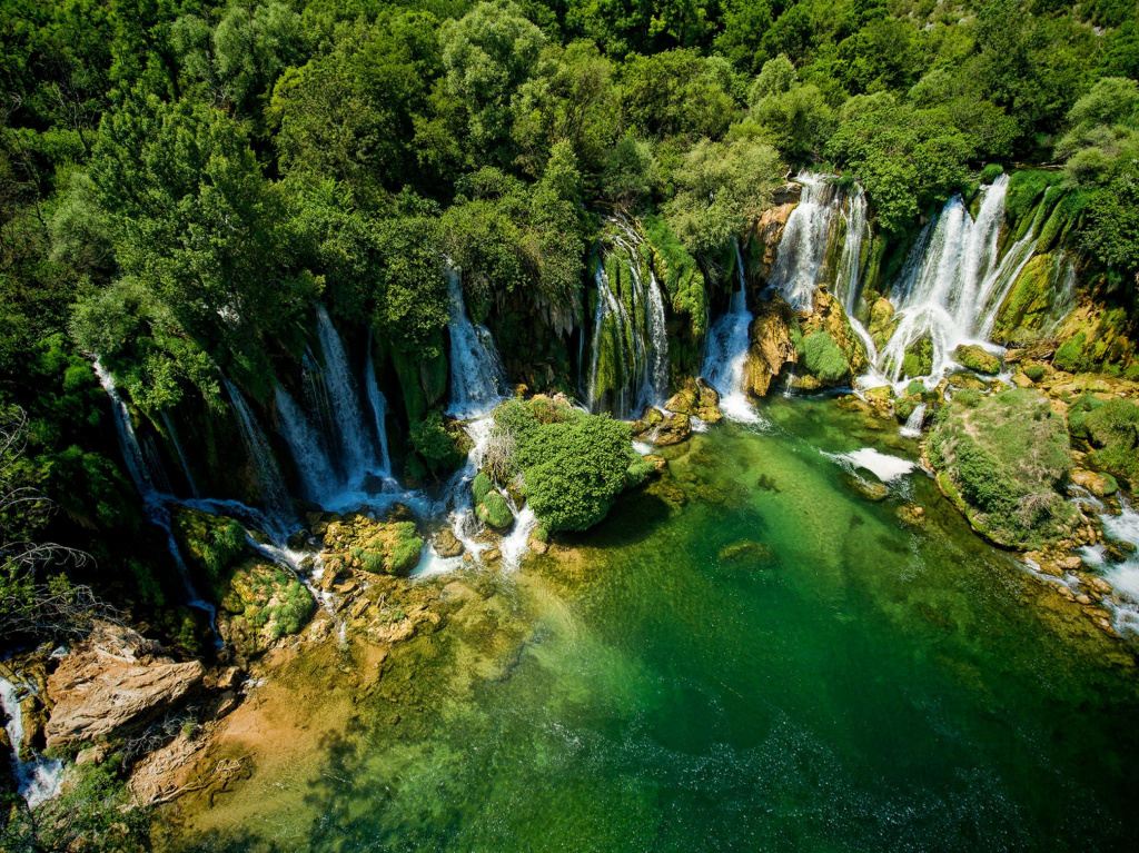 Водопад Кравице в Боснии и Герцеговине