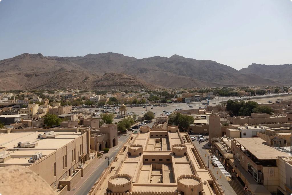 Здания и горы