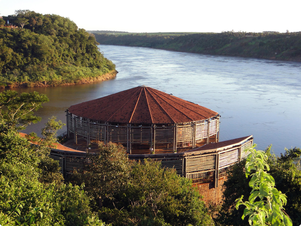 Смотровая площадка и реки