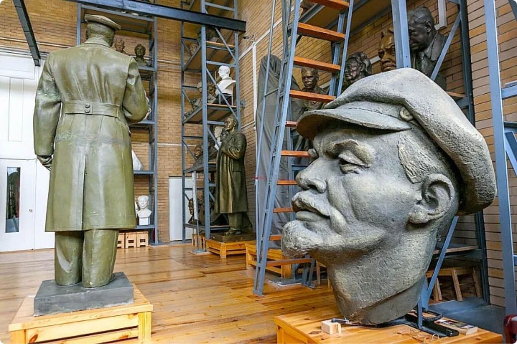 скульптуры