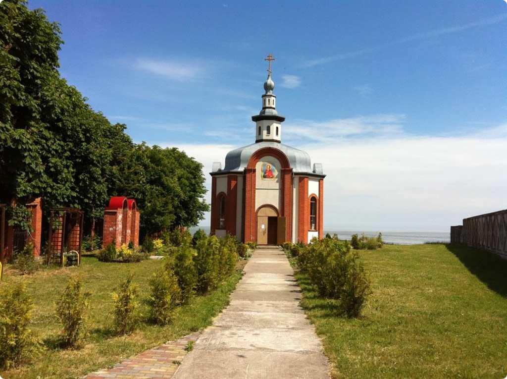 Храм