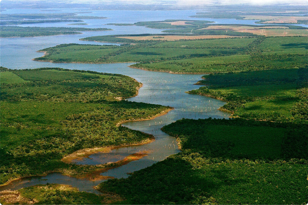реки