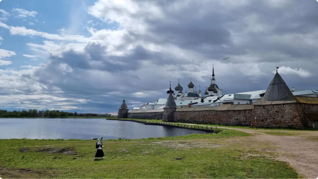 озеро и храм