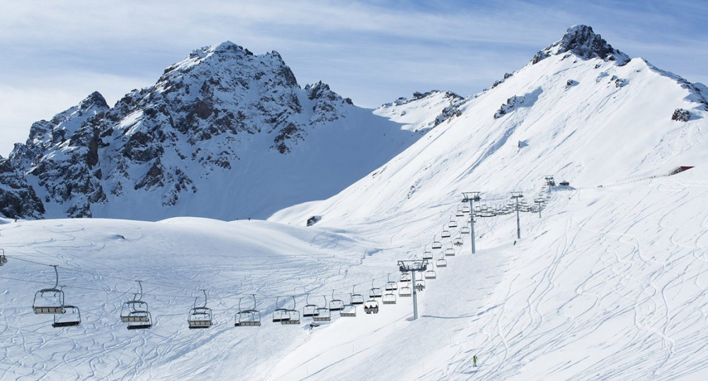 Популярный горнолыжный курорт в Казахстане