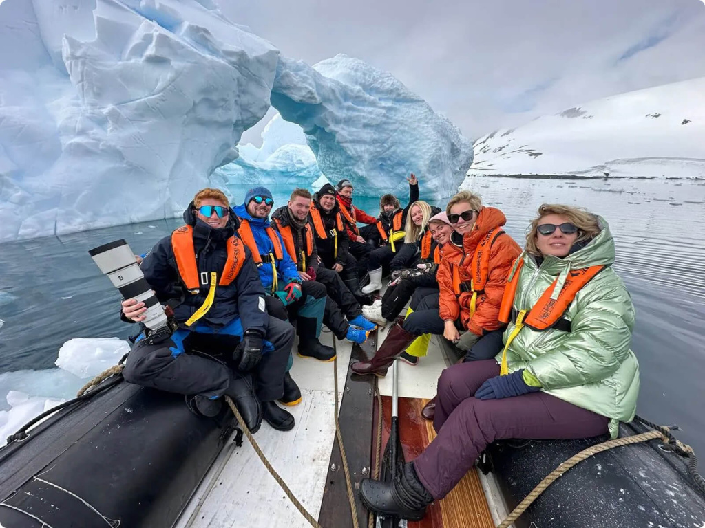 Люди в лодке