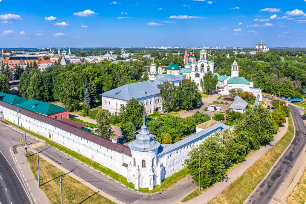 Город