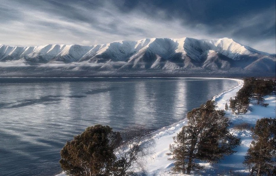 Байкал и горы в Бурятии