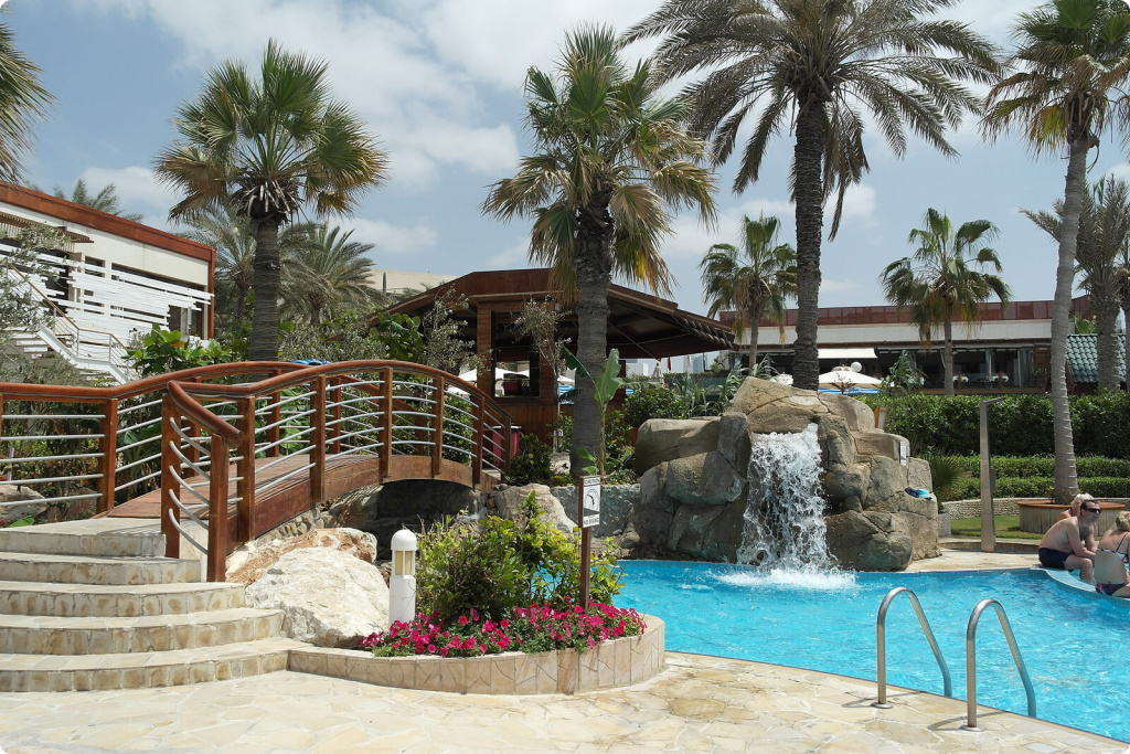 Бассейн Бассейн