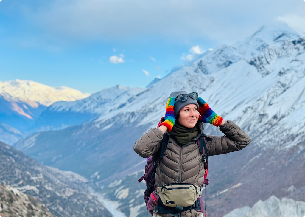 Девушка и горы