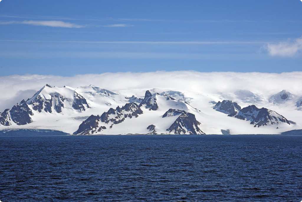 Ледниковые склоны и скалы