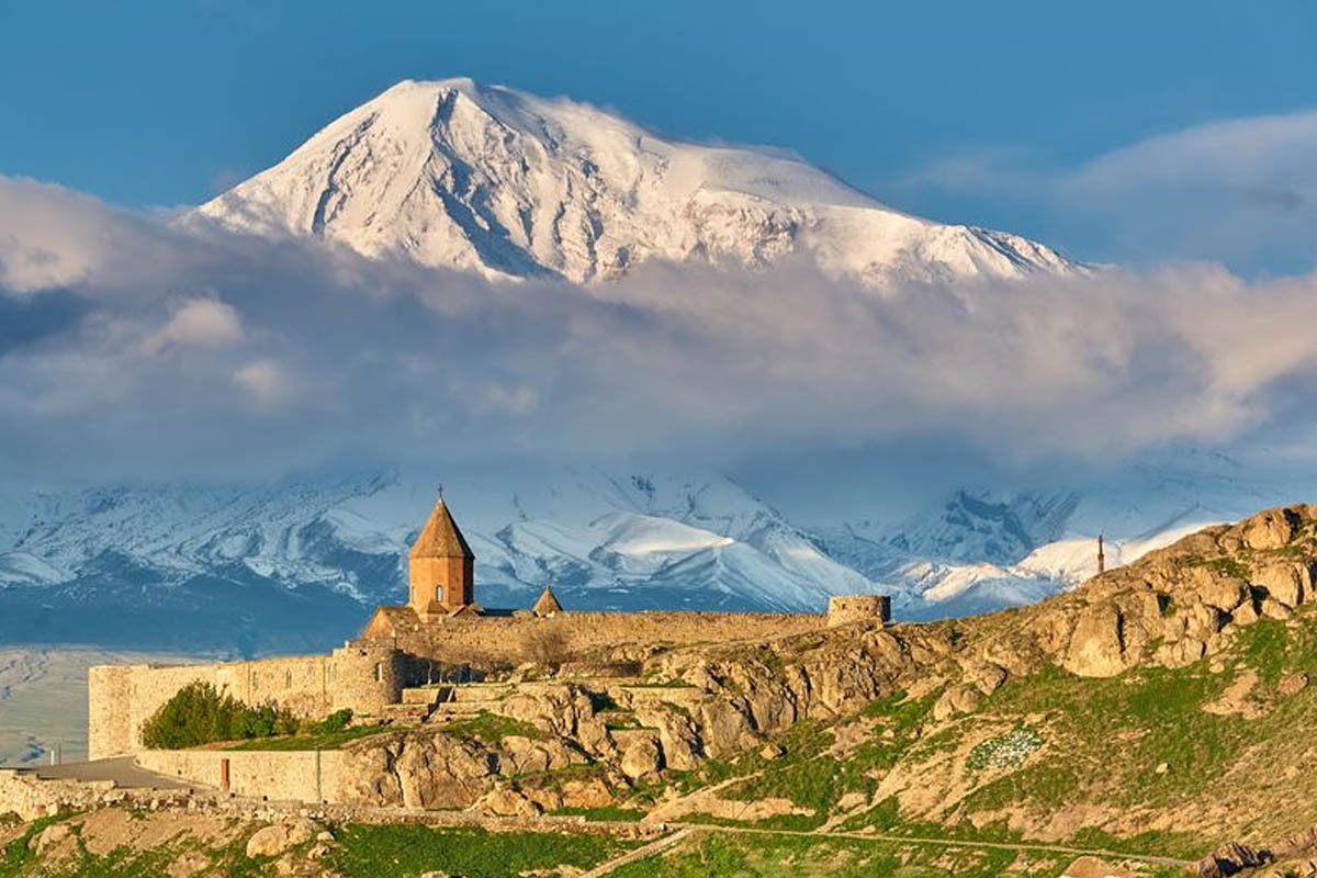 armeniya_bolshoy_tur_po_armenii_ekskursii_i_neslozhnyy_treking