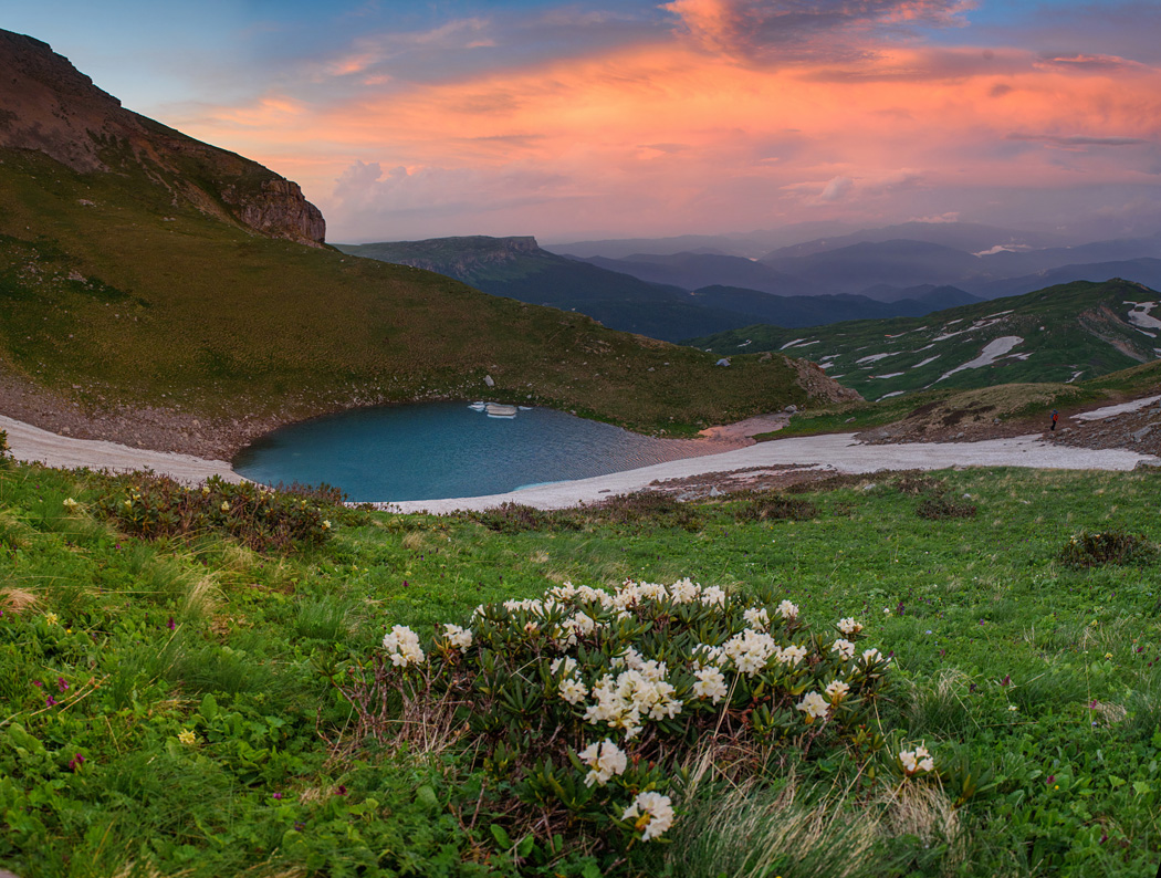 Лаго Наки через горы к морю