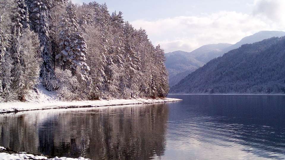 Телецкое озеро в мае фото