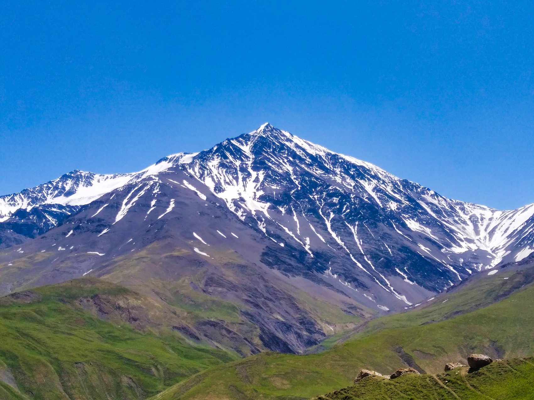 Координаты горы базардюзю. Гора Базардюзю. Гора Базардюзю Азербайджан. Гора Базардюзю в Дагестане. Самая высокая гора Дагестана Базардюзю.