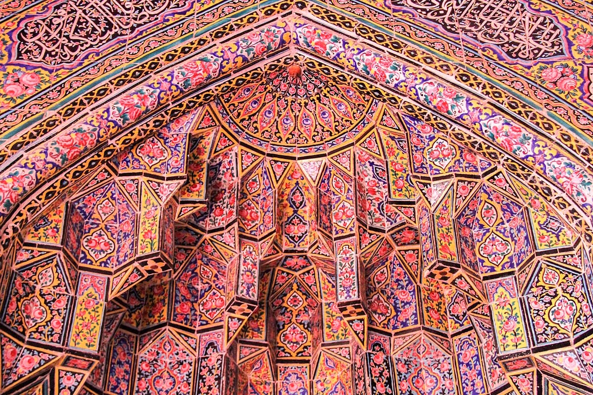 ДАМАССКАЯ РОЗА Ирана (цветущая Древняя Персия и сбор роз в деревнях)
