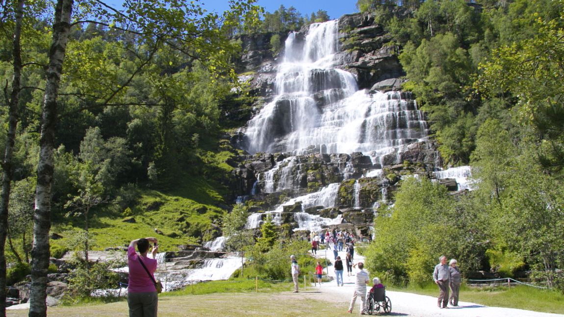 Тур на водопады. Твиндефоссен водопад. Норвегия водопад Видфоссен. Видфоссен. Водопад в Норвегии 4 буквы сканворд.