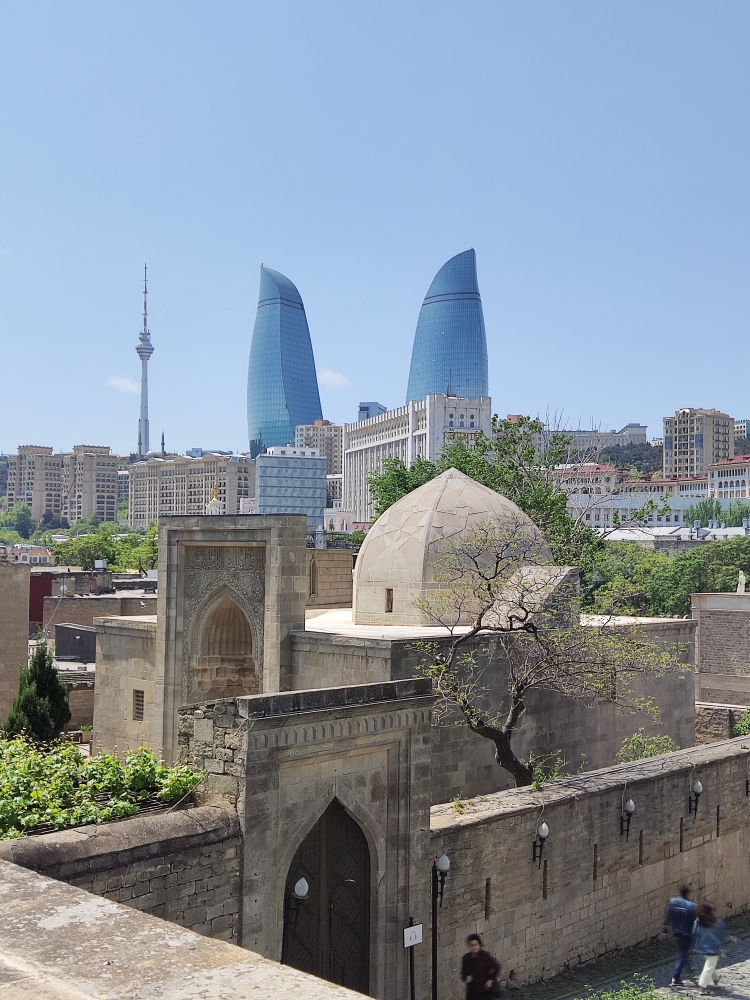 Baku architecture · tours & trips · Tripsider.com