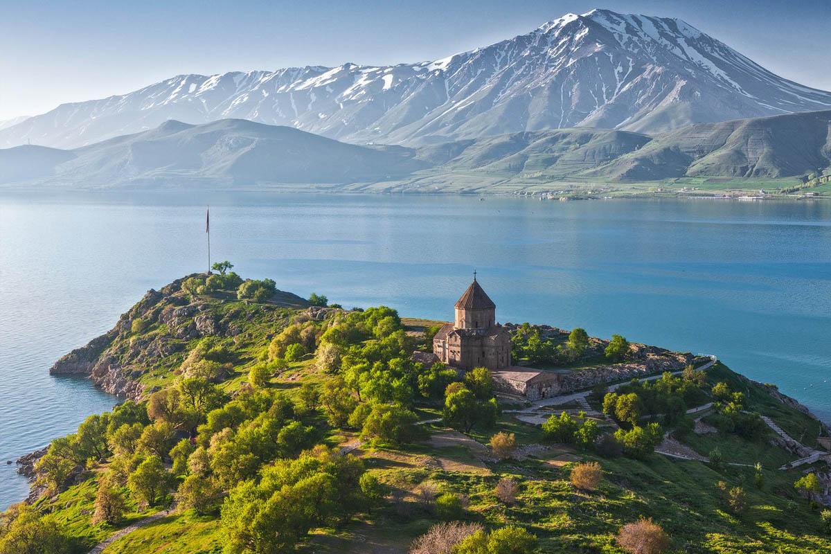 bolshoy_tur_po_armenii_ekskursii_i_neslozhnyy_treking_