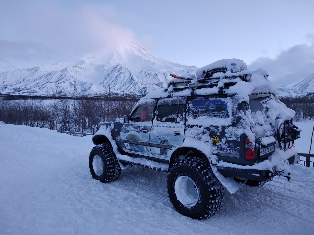Зимой путешествие по Камчатке на вездеходе
