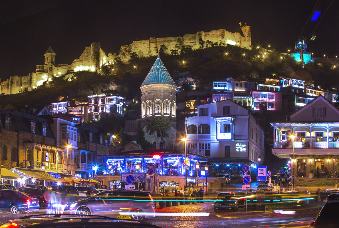 Tbilisi. Грузия ночной Тбилиси. Грузия Тбилиси ночью. Вечерний Тбилиси. Грузия Мтацминда ночью.