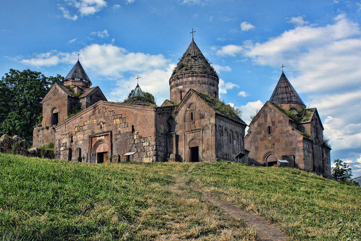 armeniya_bolshoy_tur_po_armenii_ekskursii_i_neslozhnyy_treking